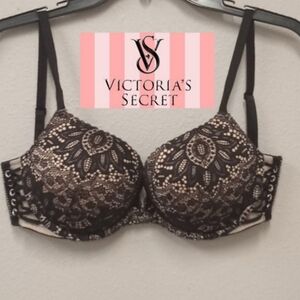 🆕️ Victoria's Secret " Very Sexy " Push up Bra. Size: 34 DD.